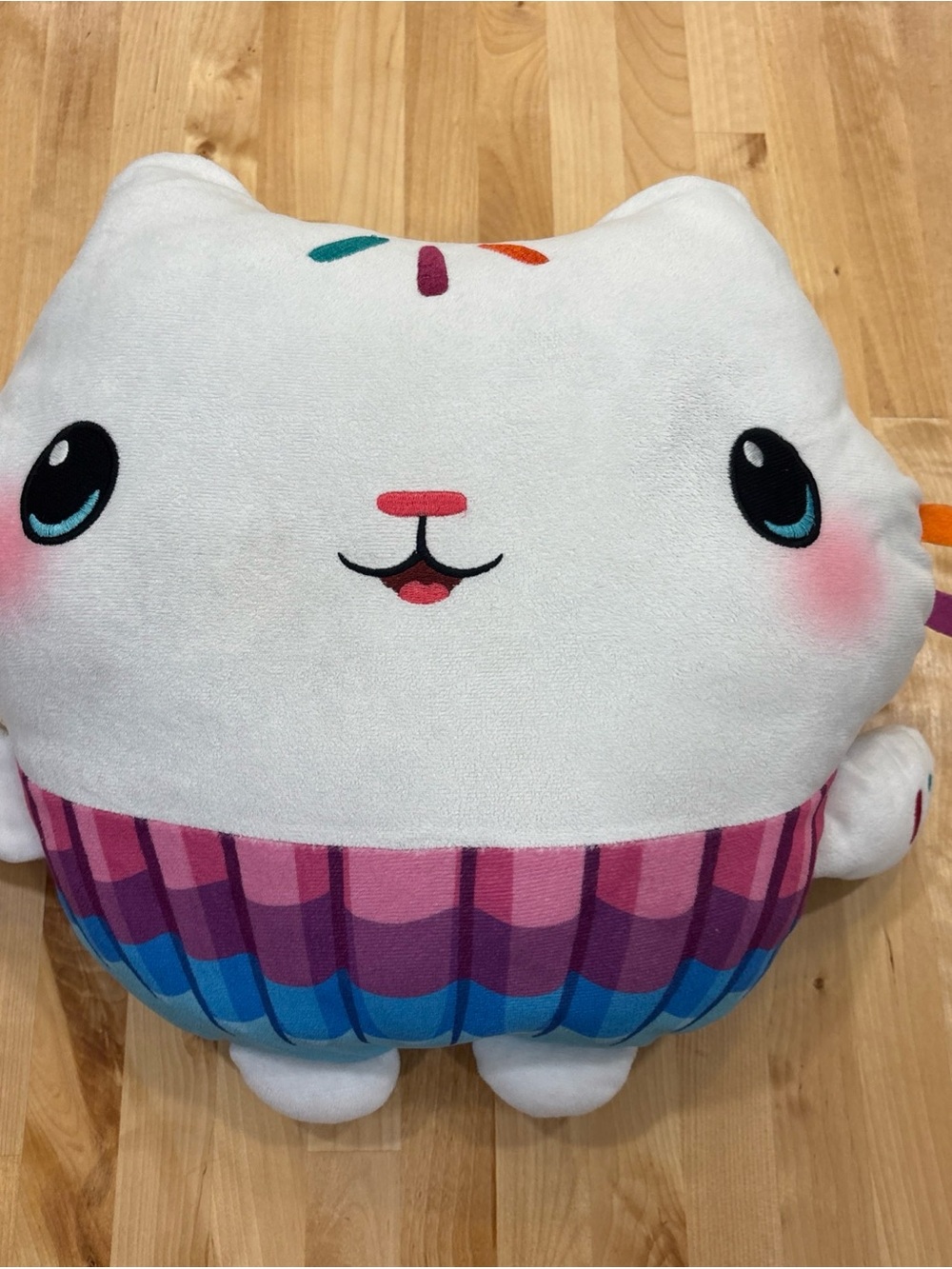 DreamWorks Gabby's Dollhouse Cakey Cat Purr-ific 10" Pillow Plush Toy 2022
